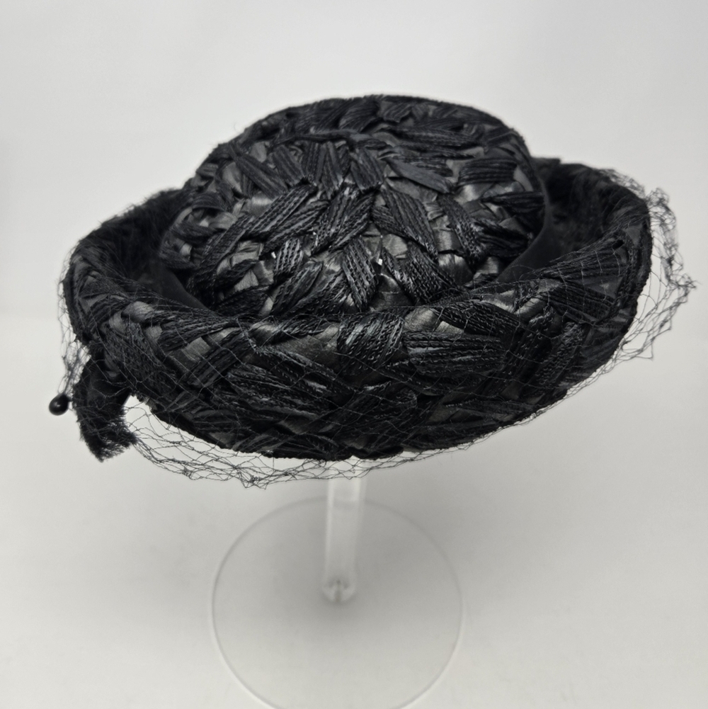 VINTAGE 1950 PASADENA HATS BLACK WOVEN STRAW BOATER HAT VEIL WOMEN OS WHIMSIGOTH